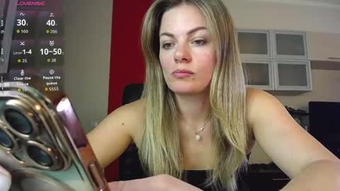 Lina online show from 04/23/26, 12:29