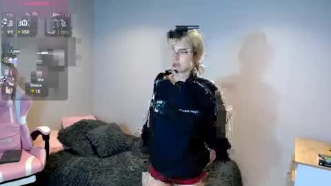 hi_scarlett online show from 02/03/25, 12:14