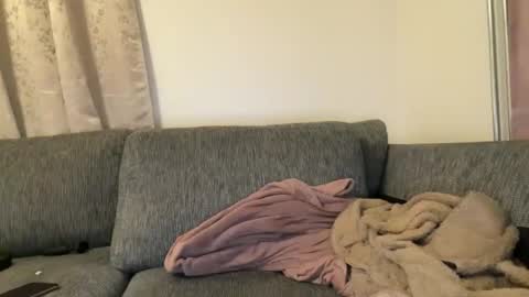 hichemlacoste333 online show from 09/19/25, 12:34