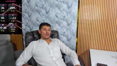 Snapshot of hiddenoffice chatting on 11/06/25, 03:40 George online show from 11/06/25, 03:40