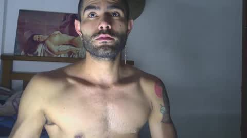 Snapshot of hideonbush051 chatting on 09/25/25, 03:54 hideonbush online show from 09/25/25, 03:54