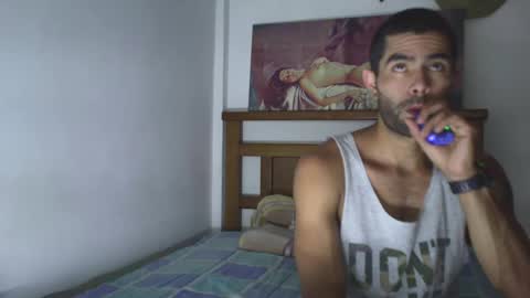 Snapshot of hideonbush051 chatting on 10/10/25, 02:54 hideonbush online show from 10/10/25, 02:54