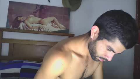 Snapshot of hideonbush051 chatting on 10/31/25, 11:44 hideonbush online show from 10/31/25, 11:44