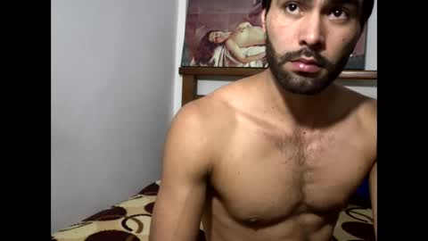 Snapshot of hideonbush051 chatting on 11/14/25, 01:48 hideonbush online show from 11/14/25, 01:48