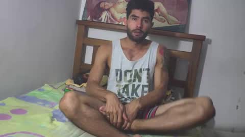 Snapshot of hideonbush051 chatting on 12/15/25, 01:43 hideonbush online show from 12/15/25, 01:43