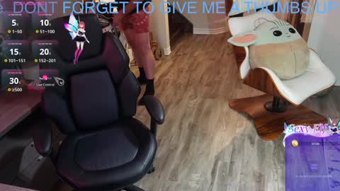 Snapshot of highclass92i chatting on 12/26/24, 04:10 High4This online show from 12/26/24, 04:10