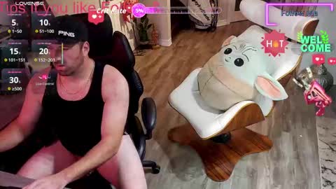 Snapshot of highclass92i chatting on 11/22/25, 03:05 High4This online show from 11/22/25, 03:05