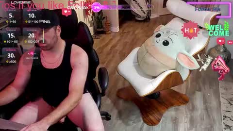 Snapshot of highclass92i chatting on 12/22/25, 04:37 High4This online show from 12/22/25, 04:37