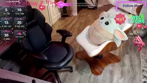 Snapshot of highclass92i chatting on 03/19/26, 08:51 High4This online show from 03/19/26, 08:51