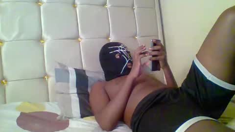 Snapshot of highmoan chatting on 11/30/25, 08:13 Highmoans online show from 11/30/25, 08:13