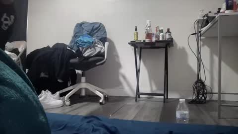 hihello400 online show from 10/31/25, 08:43