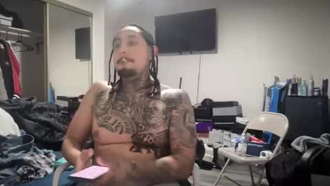 hihello400 online show from 12/18/25, 03:45