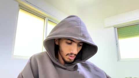 Snapshot of hihi9697 chatting on 11/16/25, 05:35 hihi9697 online show from 11/16/25, 05:35