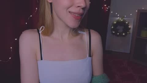 Snapshot of hihi_im_chloe chatting on 12/04/24, 08:40 Chloe online show from 12/04/24, 08:40