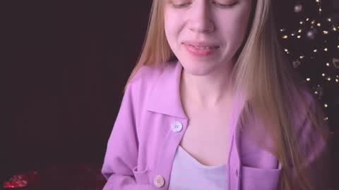 Snapshot of hihi_im_chloe chatting on 12/31/24, 03:34 Chloe online show from 12/31/24, 03:34