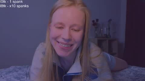 Snapshot of hihi_im_chloe chatting on 03/03/25, 11:56 Chloe online show from 03/03/25, 11:56