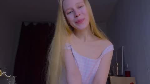 Chloe online show from 11/26/25, 11:50