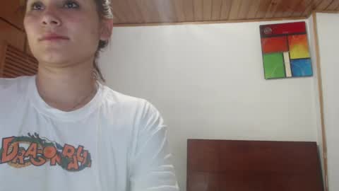 hilaril18 online show from 01/16/25, 01:58