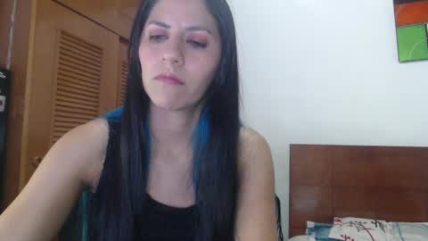 hilaril18 online show from 01/30/25, 03:33