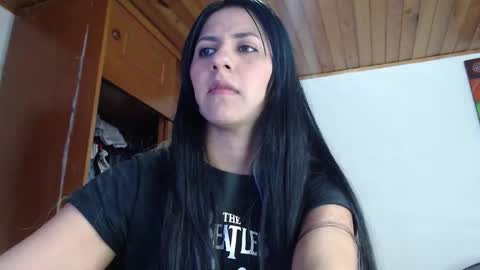 hilaril18 online show from 09/28/25, 04:12