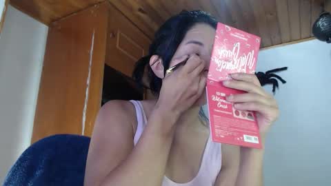 hilaril18 online show from 11/01/25, 11:18