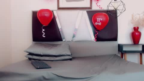 Snapshot of hilary_avilan chatting on 02/14/25, 07:44 Hilary Avilan online show from 02/14/25, 07:44