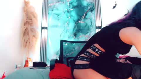 Snapshot of hilary_avilan chatting on 09/13/25, 07:13 Hilary Avilan online show from 09/13/25, 07:13