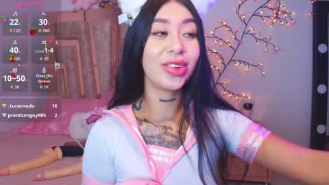 LUNA new account  FOLLOW ME online show from 12/22/25, 10:51