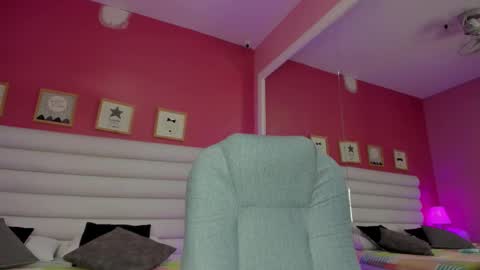 Snapshot of hilary_tailor chatting on 11/11/25, 10:59 hilary_tailor online show from 11/11/25, 10:59