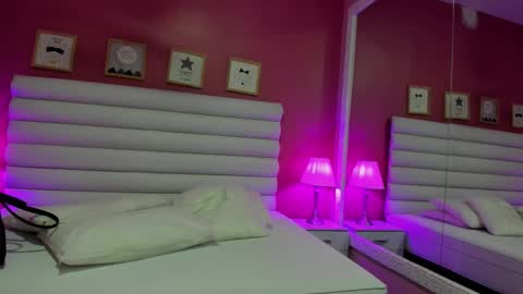 Snapshot of hilary_tailor chatting on 12/04/25, 10:57 hilary_tailor online show from 12/04/25, 10:57