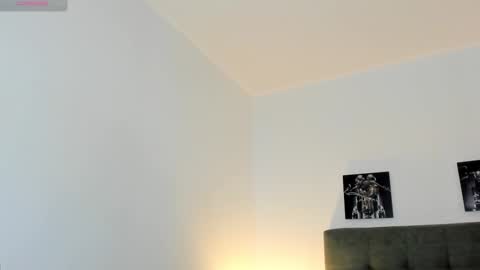 Snapshot of hilary_tailor chatting on 02/14/26, 11:18 hilary_tailor online show from 02/14/26, 11:18