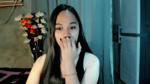 hilarymolly online show from 04/18/26, 10:21