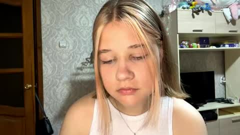 Snapshot of hildeconery chatting on 05/06/26, 02:44 Julia online show from 05/06/26, 02:44