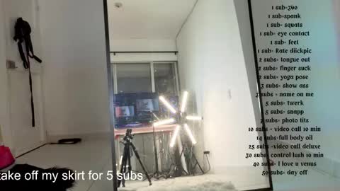 hillsdandarkie_44 online show from 11/12/25, 01:39