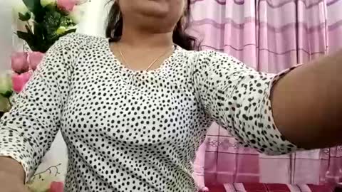 himuhimu22 online show from 01/25/25, 12:17