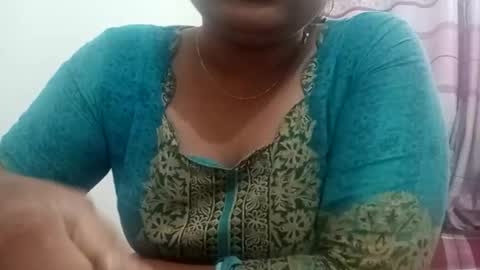 himuhimu22 online show from 10/10/25, 02:38