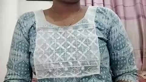 himuhimu22 online show from 01/15/26, 11:37