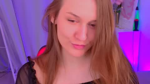 Hina online show from 04/15/26, 06:31