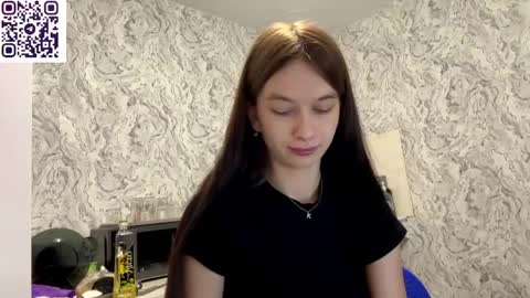 Hina online show from 06/06/26, 08:35