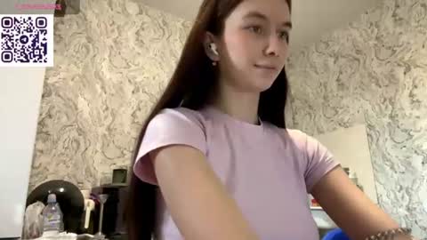 Hina online show from 06/24/26, 11:59