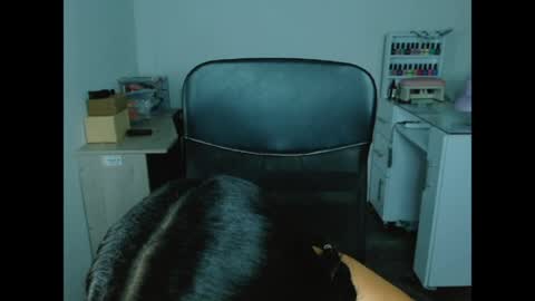Snapshot of hinata_9 chatting on 05/18/26, 04:18 0600AM-1100AM - online show from 05/18/26, 04:18