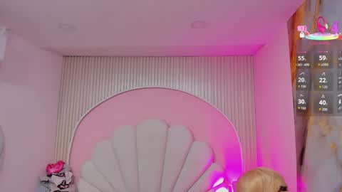 hinata_dolly online show from 04/15/26, 11:06