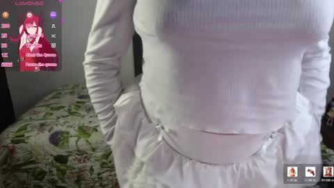 Snapshot of hinata_kawaii chatting on 06/08/26, 09:31 sara online show from 06/08/26, 09:31