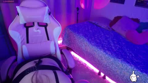 violet moon online show from 09/23/25, 07:44