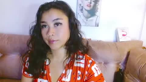 hinata lee online show from 01/08/25, 11:32