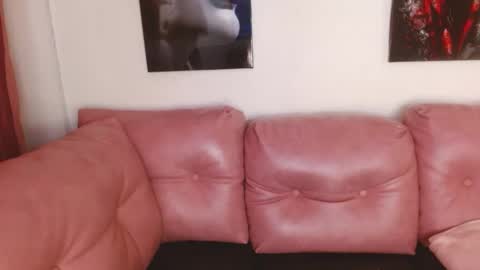 hinata lee online show from 10/07/25, 09:45