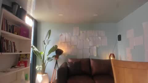 Hinnata online show from 11/22/25, 06:07