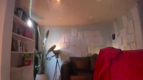 Hinnata online show from 12/19/25, 12:12