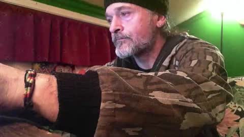 Snapshot of hippiedad333 chatting on 03/02/26, 12:13 hippiedad333 online show from 03/02/26, 12:13