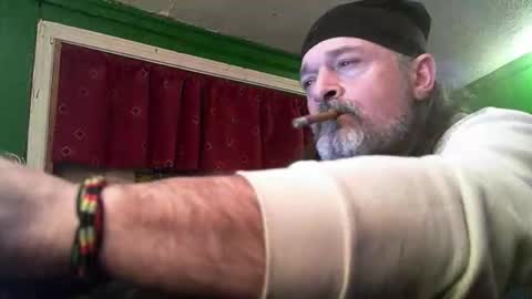 hippiedad333 online show from 03/18/26, 01:31